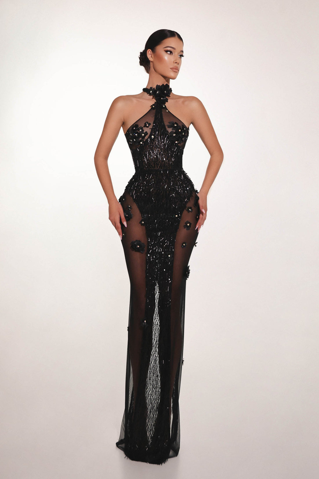 Black and Gold Gown: Elegant Styles for Formal Occasions KUJTA & MERI Black and Gold Gown: Elegant Styles for Formal Occasions KUJTA & MERI