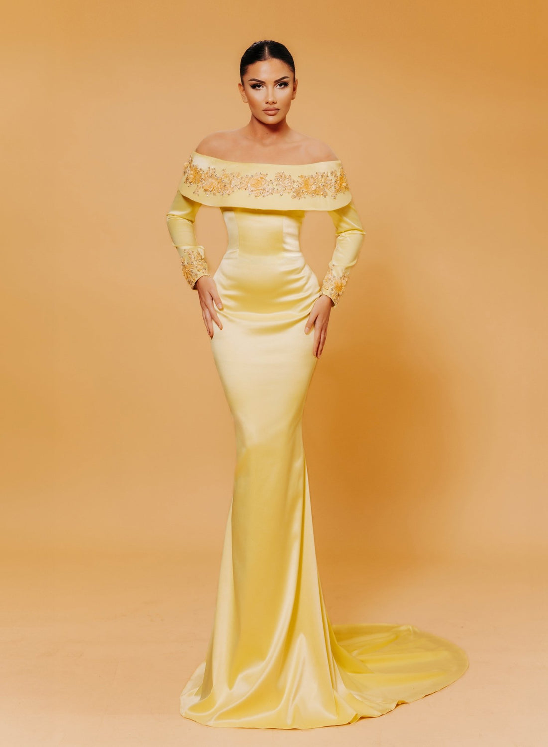 GOLDEN SATIN EVENING DRESSES KOSOVO – KUJTA & MERI GOLDEN SATIN EVENING DRESSES KOSOVO – KUJTA & MERI