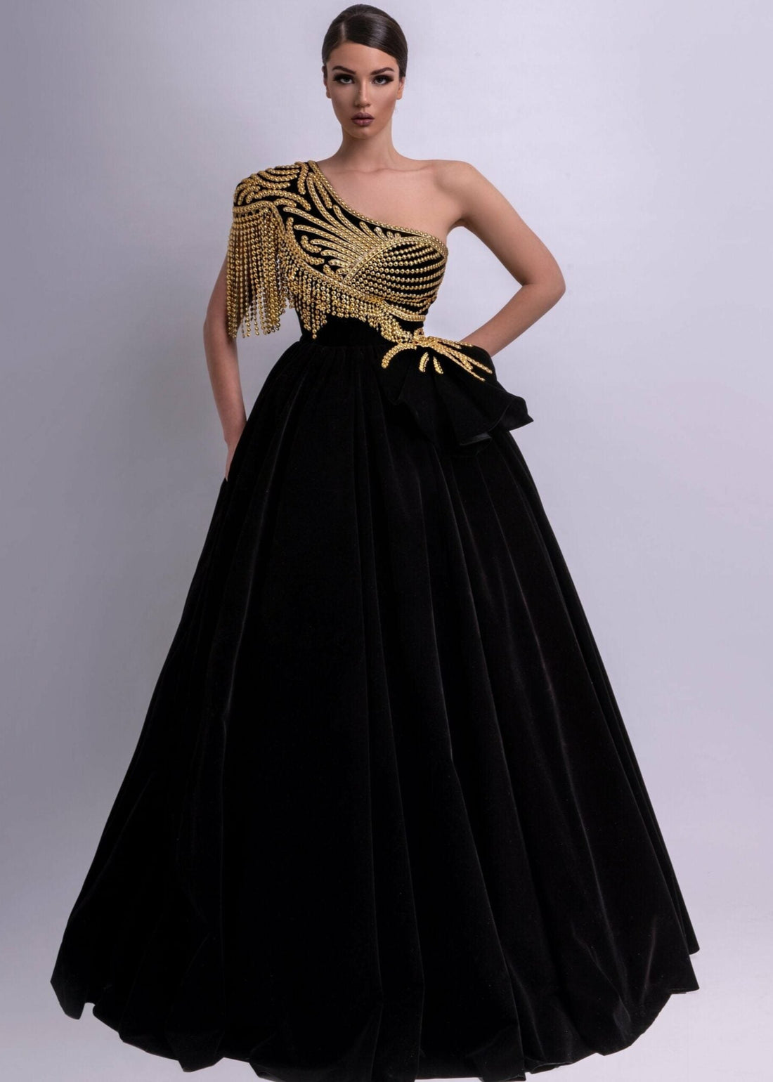 Majestic Black and Gold One-Shoulder Ball Gown XS Majestic Black and Gold One-Shoulder Ball Gown XS
