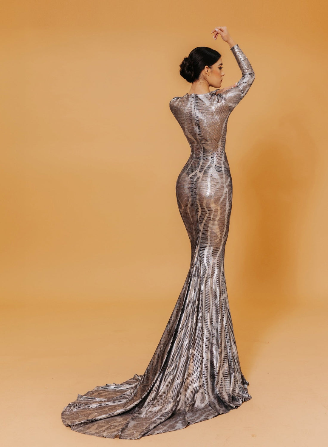 METALLIC SIREN CUT-OUT DRESS KUJTA & MERI METALLIC SIREN CUT-OUT DRESS KUJTA & MERI
