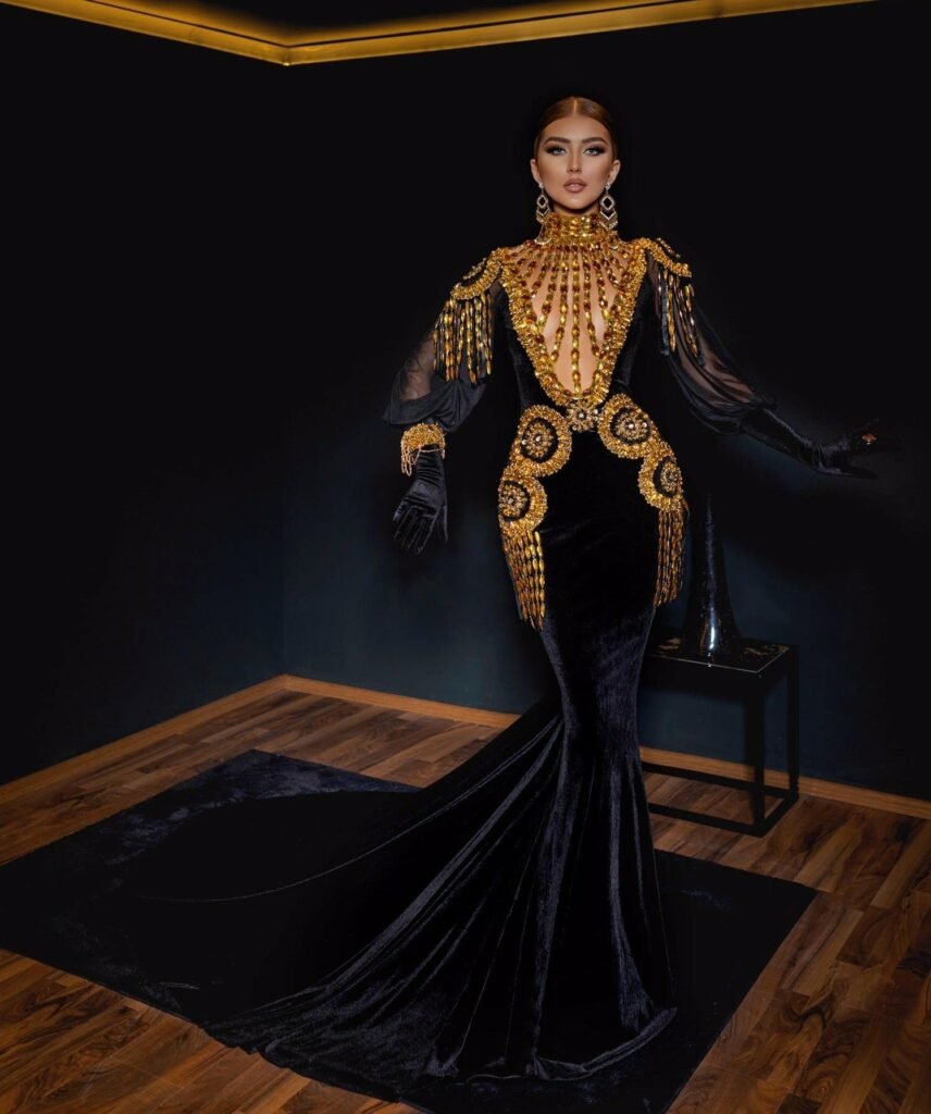 Opulent Black Velvet Gown with Golden Embellishments M Opulent Black Velvet Gown with Golden Embellishments M